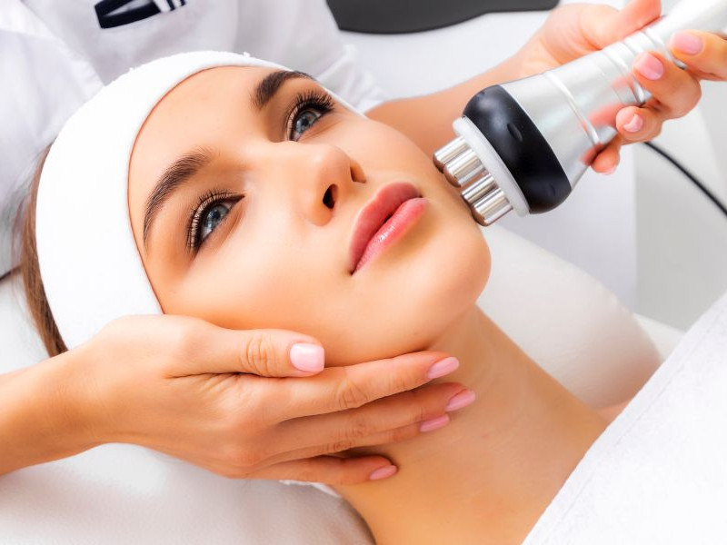 La Radiofréquence pour un Rajeunissement Profond - Dr Caroline Carbasse à Javea