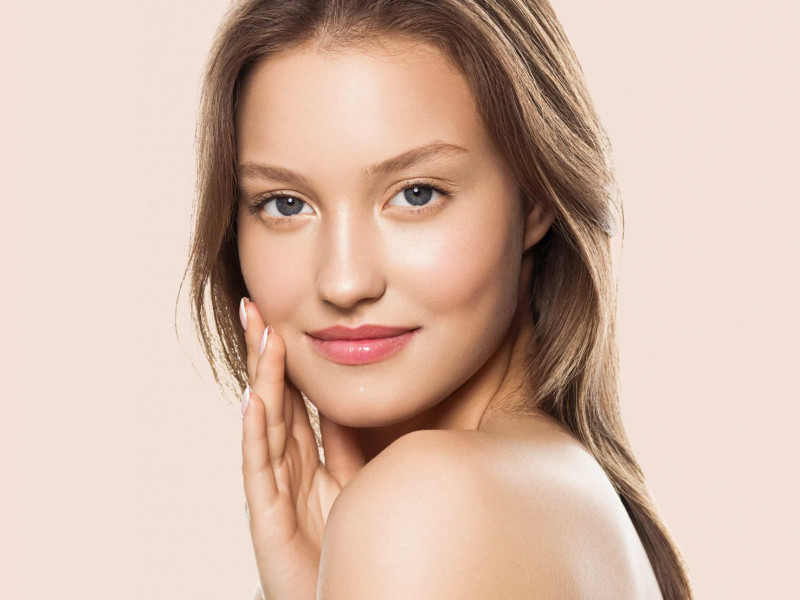 Atténuer la Fatigue Faciale : Estetica Javea, Solutions Esthétiques du Dr. Carbasse